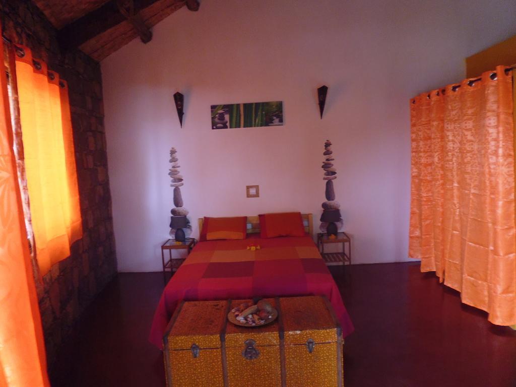 Casa De France Hotel Porto Novo  Room photo